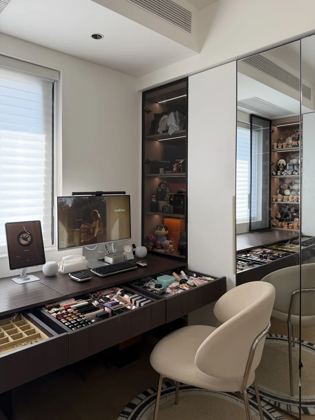 把家的一角改造成化妆间✨