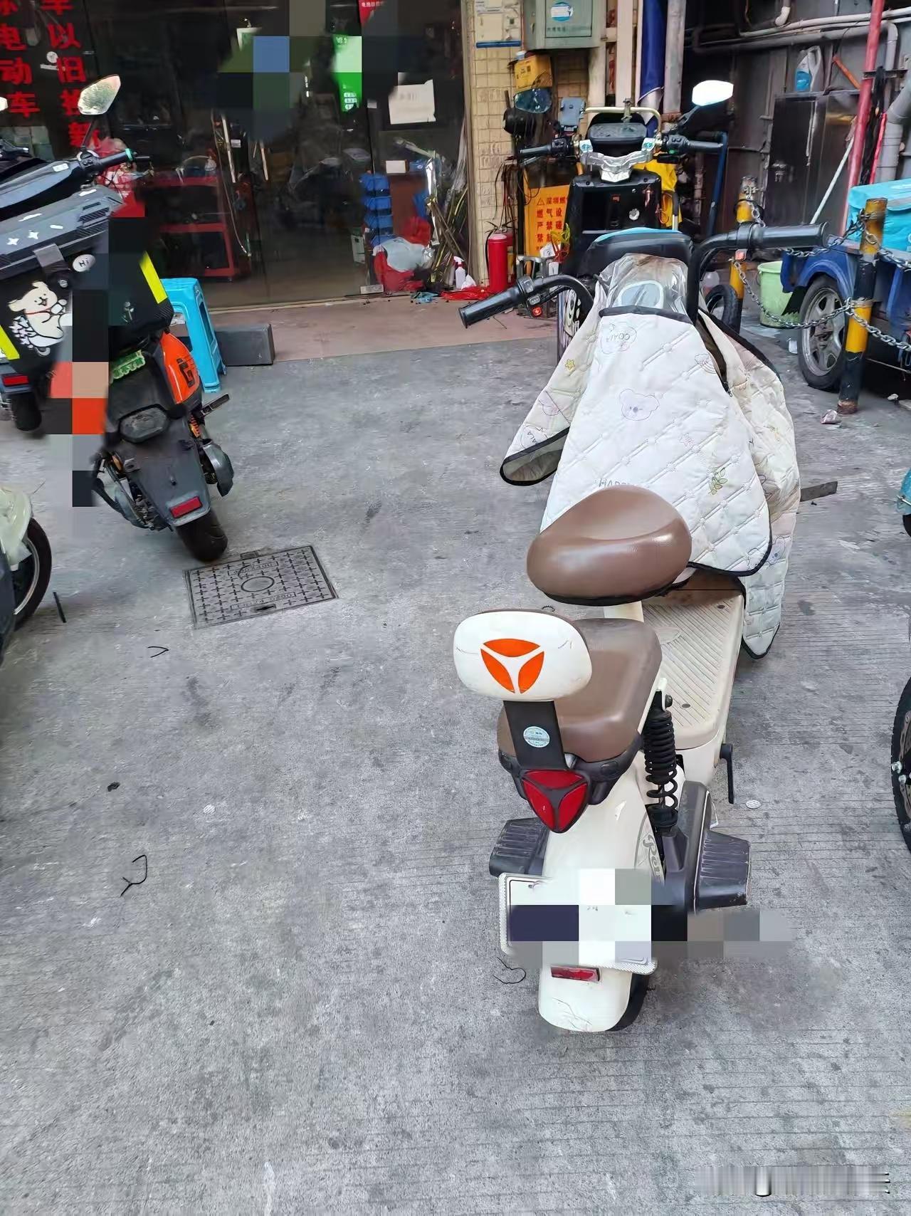 我发现了一个赚钱的好门路，那就是维修电摩，尤其是电轻摩。我这段时间一直就在研究