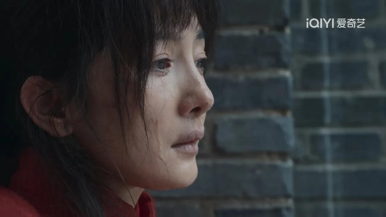 电视剧《生万物》中，杨幂和秦海璐谁的素颜更加真实？由杨幂、欧豪主演的年代剧《