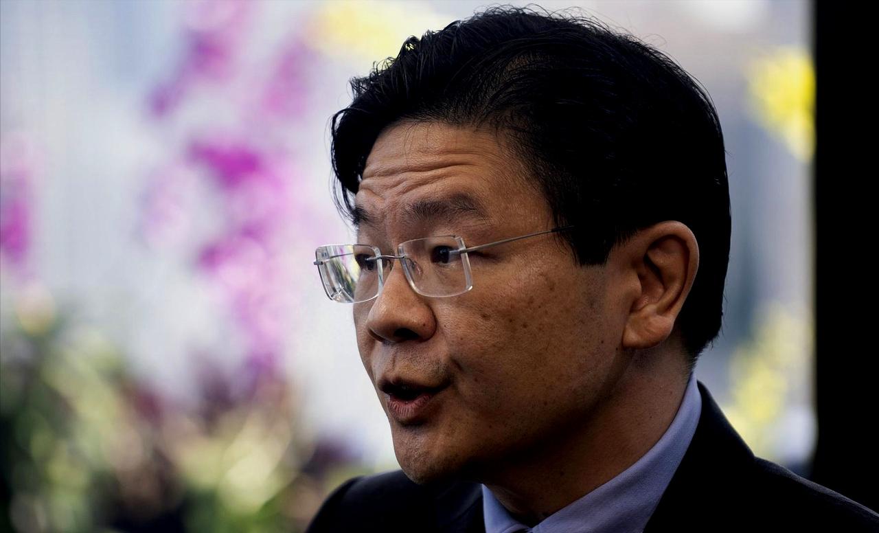 新加坡联合早报发文写道：“这个世界进入大国、强国无法无天、弱肉强食的时代，中小国