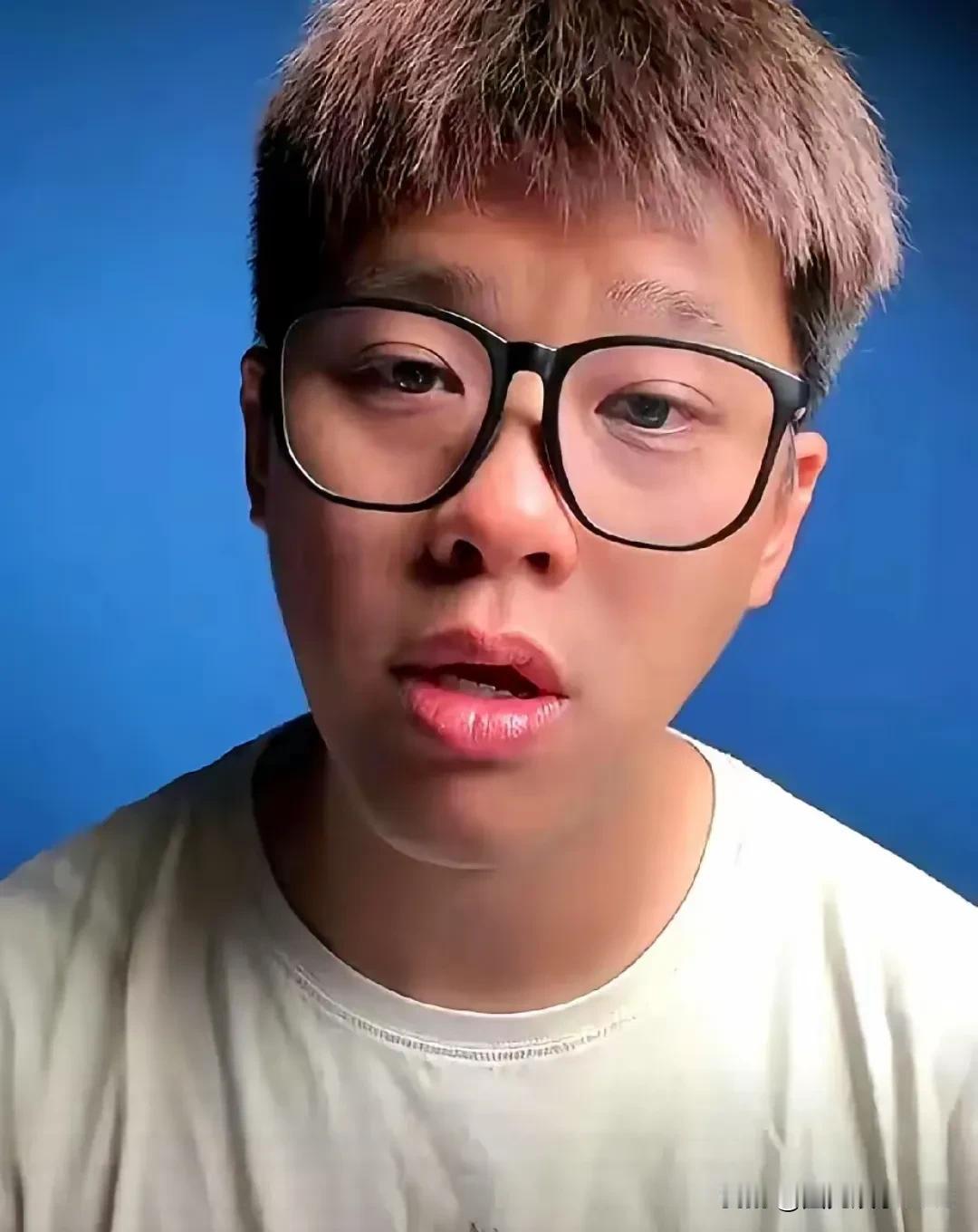 葛思琪直播又爆S妈私信。S妈在汪小菲和马小梅结婚前后两天连续发文。并且在汪小菲和