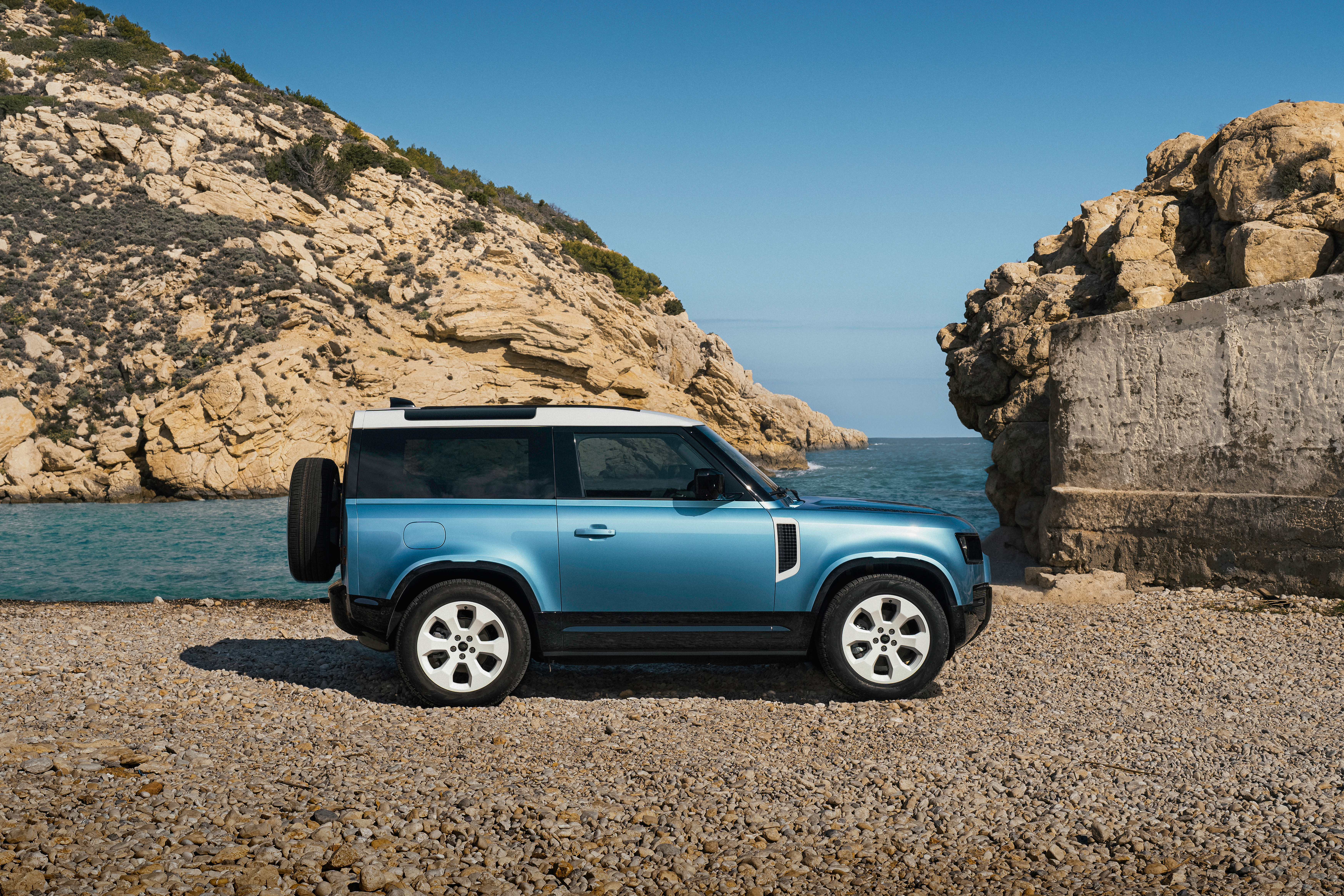 Defender90EivissaNoontideLimitedEdi