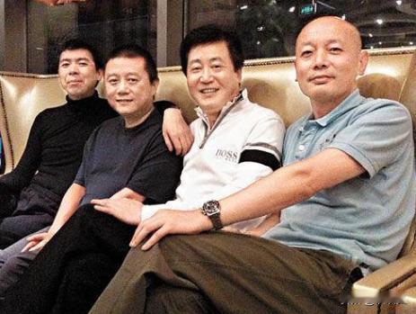 1997年，冯小刚导演的《甲方乙方》播出后，票房卖到3600万，他拿了120万的