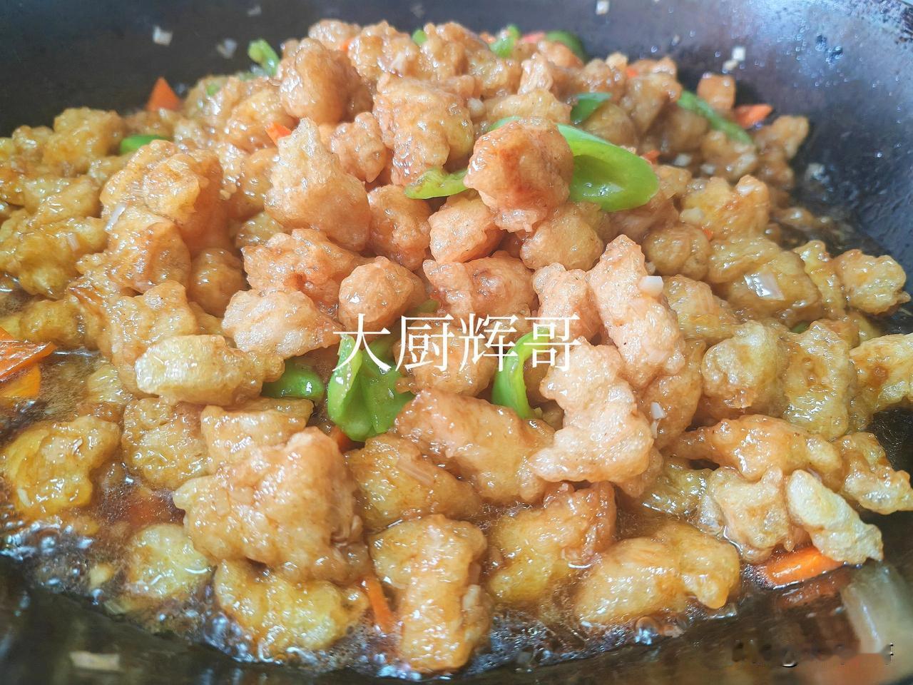 溜肉段和锅包肉哪个好吃?让我一个哈尔滨人来说锅包肉好吃还是熘肉段好吃，的确是有