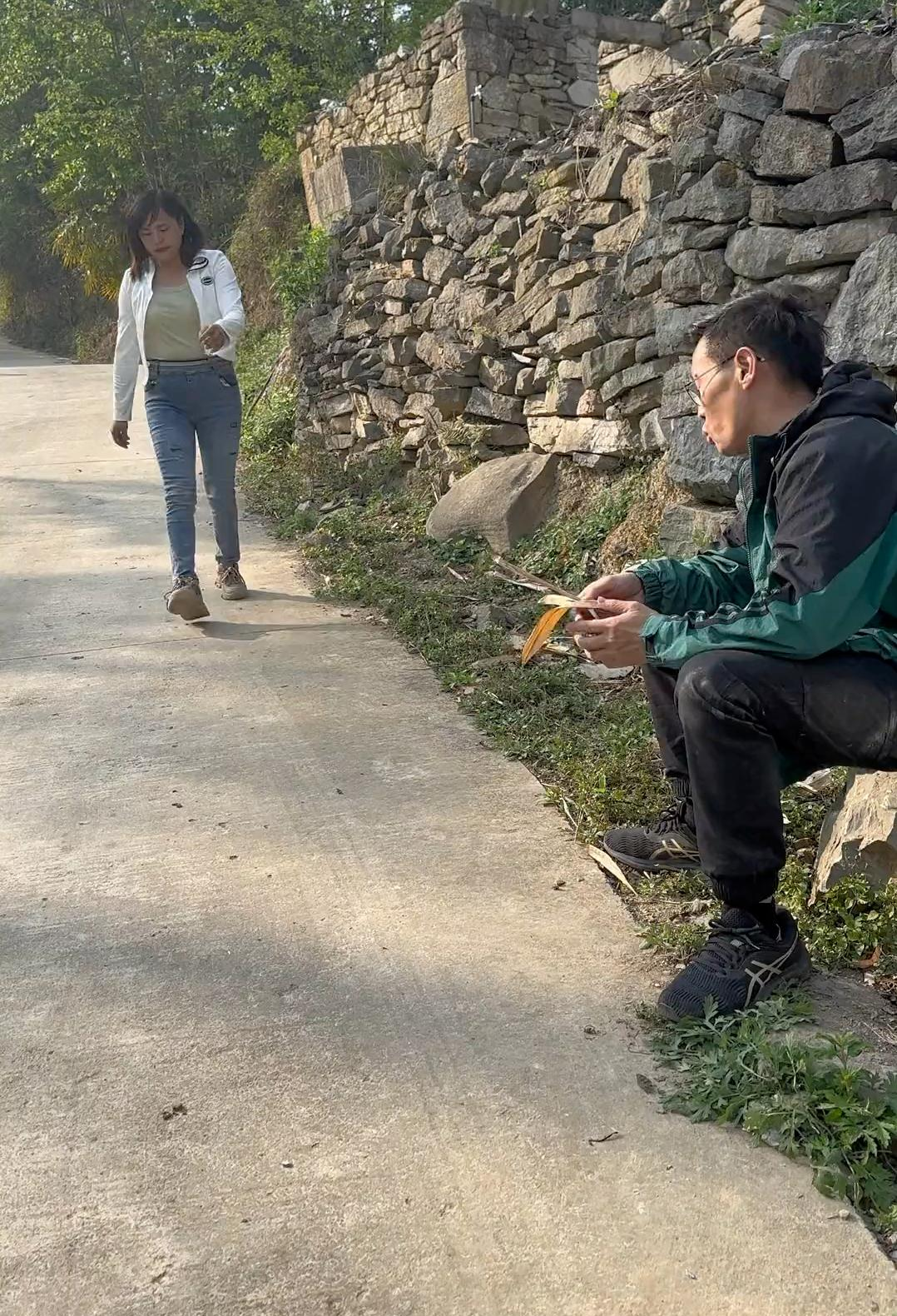 农村光棍的择偶标准，正在经历一场静默的革命。河南某县婚介所的数据显...