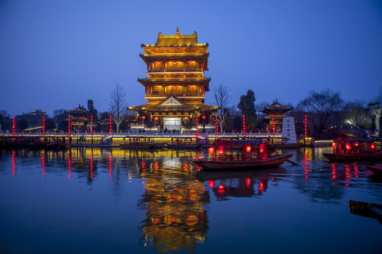 单位里如果领导看不上你；那么其实你会发现完全不需要任何理由；普通到就像你初次