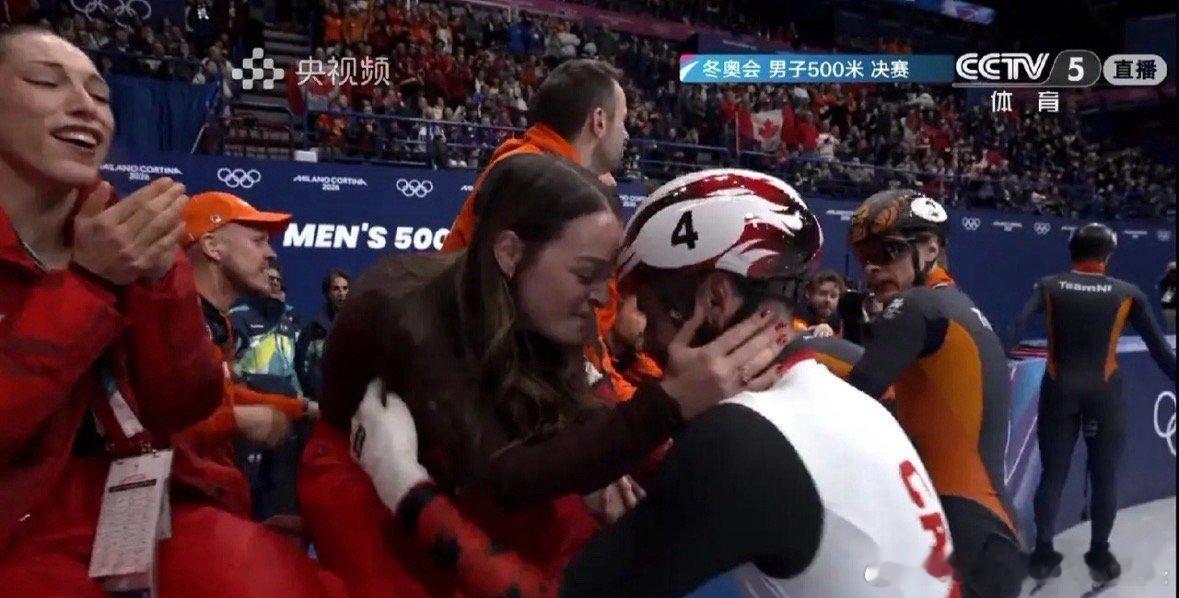 刚刚结束的米兰冬奥会短道速滑男子500米决赛，加拿大的“大胡子”杜博伊斯收获冠军