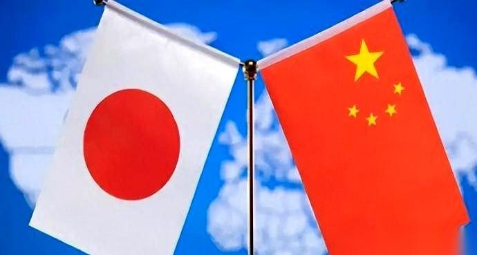 日本媒体的风向，一夜之间全变了。前几天还叫嚣着要“对华强硬”，话音刚落，现在整版