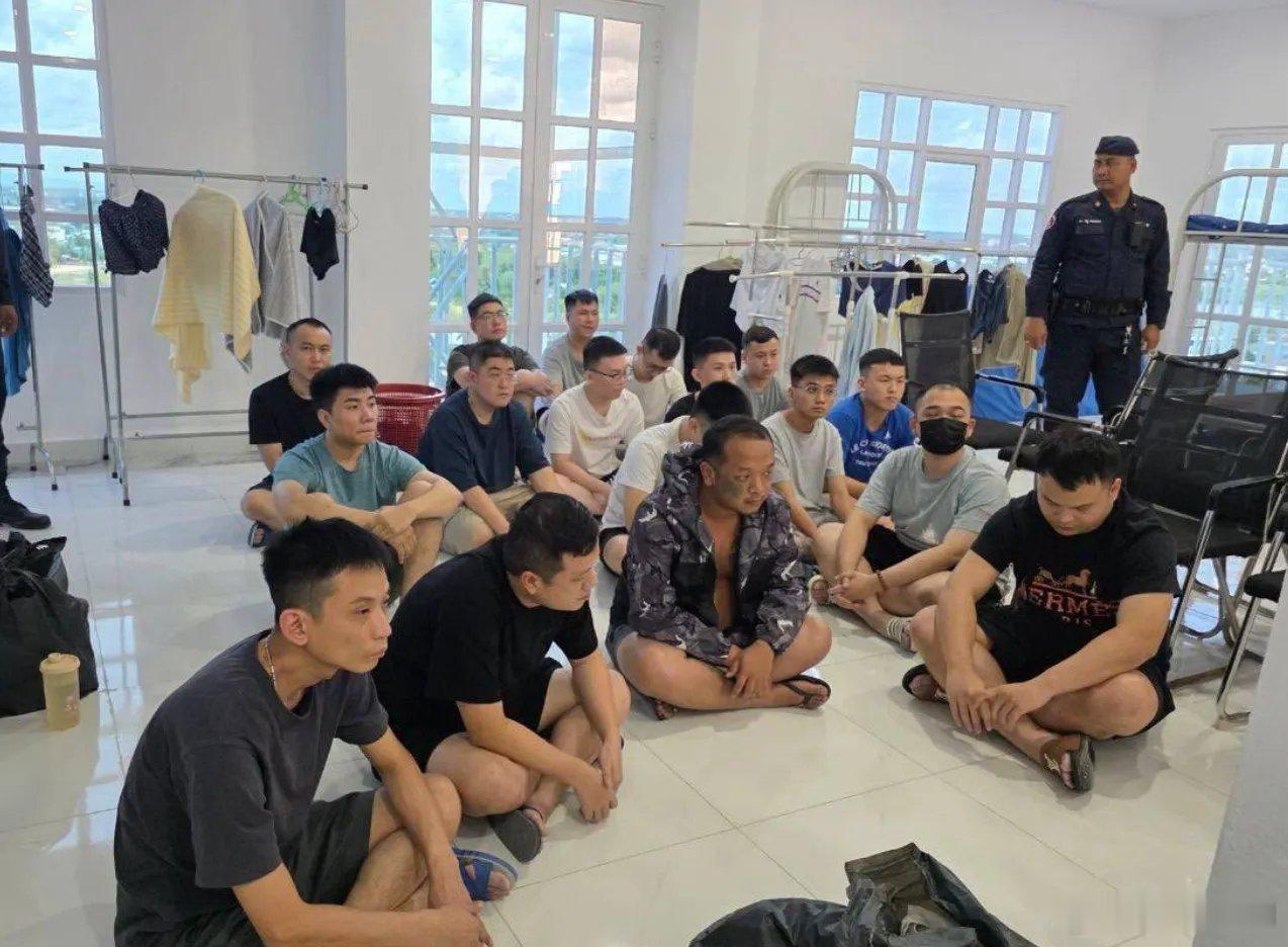 柬埔寨警方捣毁一个假冒中国公安局的电诈窝点。​​​
