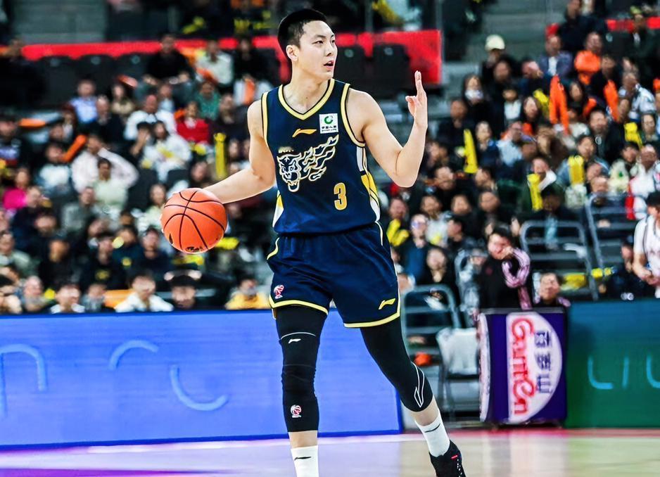 徐杰：胡队，你的国家队队友高铁都找到打球的快乐了，你啥时候找回状态啊？？？胡明