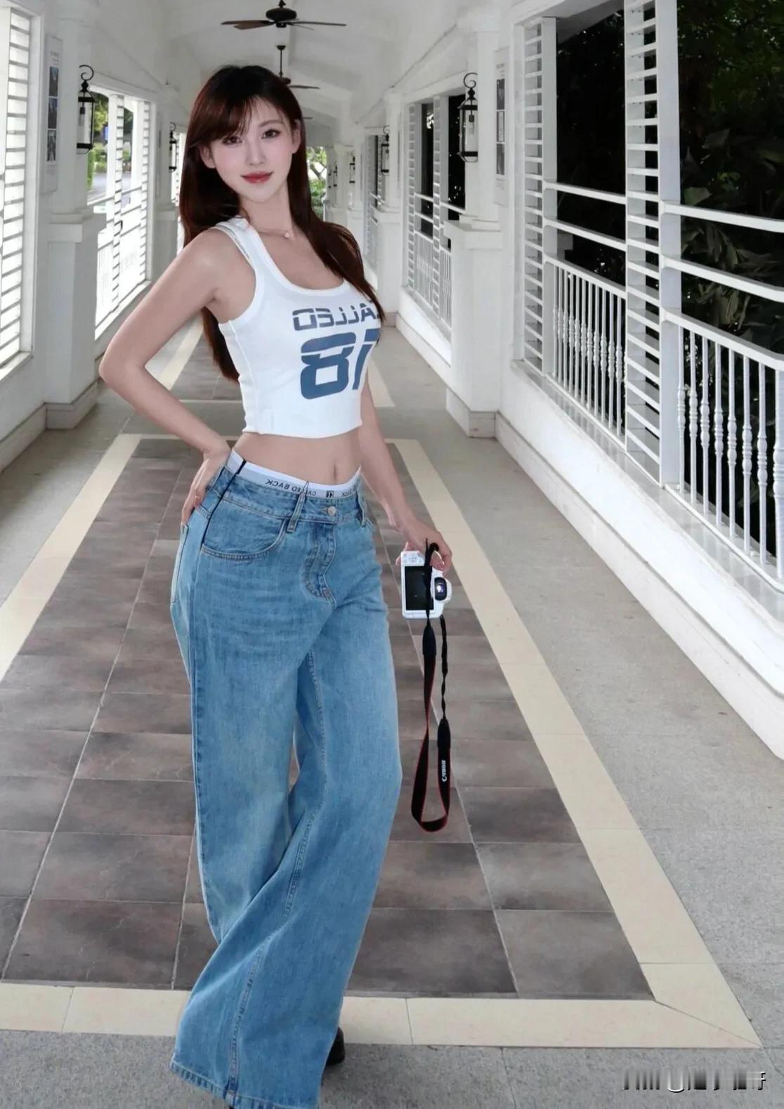 紧身牛仔裤与阔腿👖，哪个更好看👀