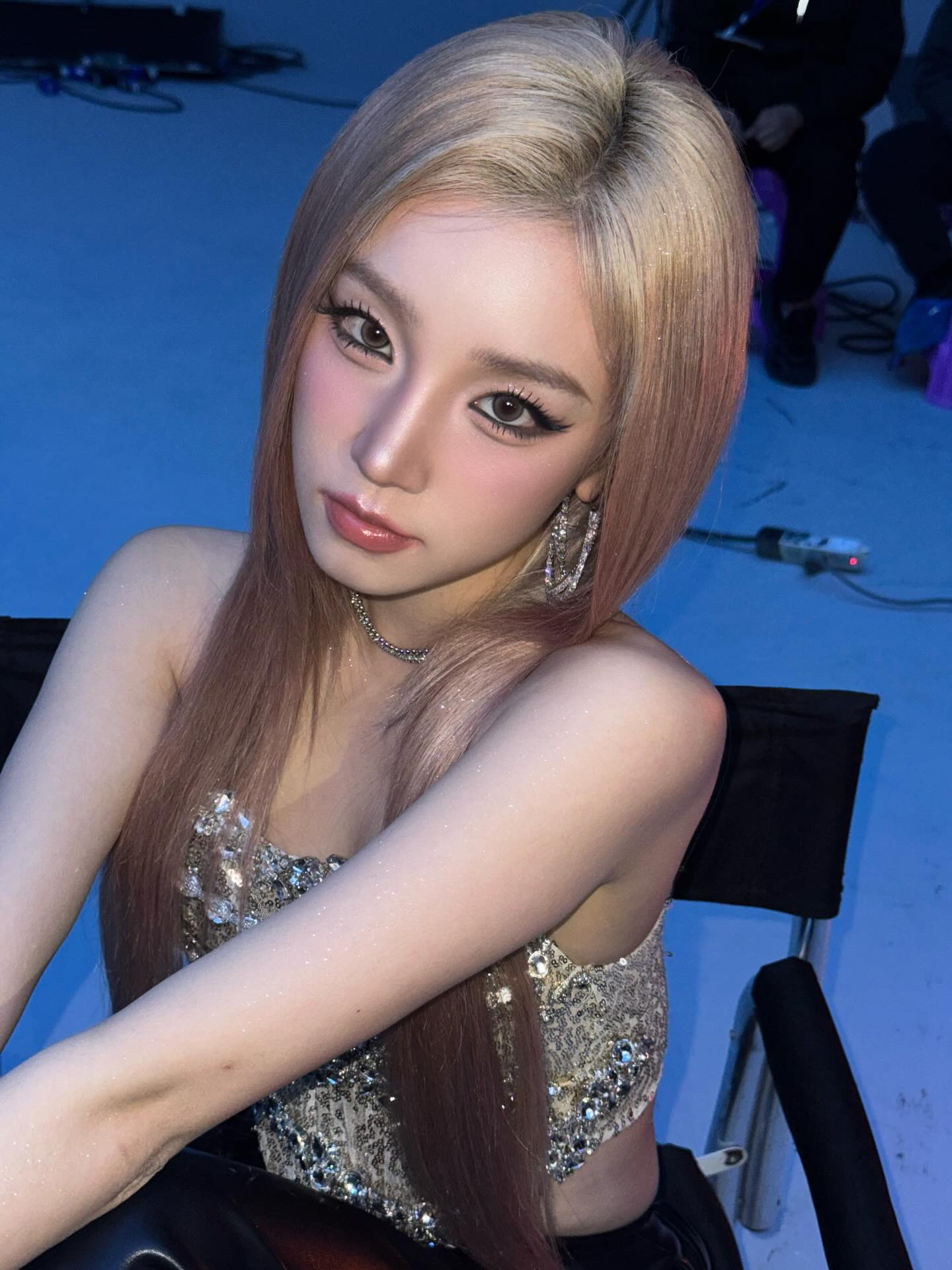 宋雨琦最新物料，Ins更新：fentybeauty拍摄花絮💄