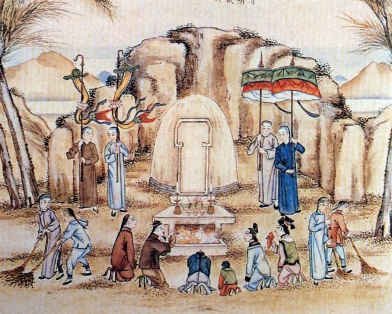 当河南安阳殷墟的祭祀坑中露出累累白骨，龟甲上灼烧的裂痕如闪电凝固，我们才惊觉：远