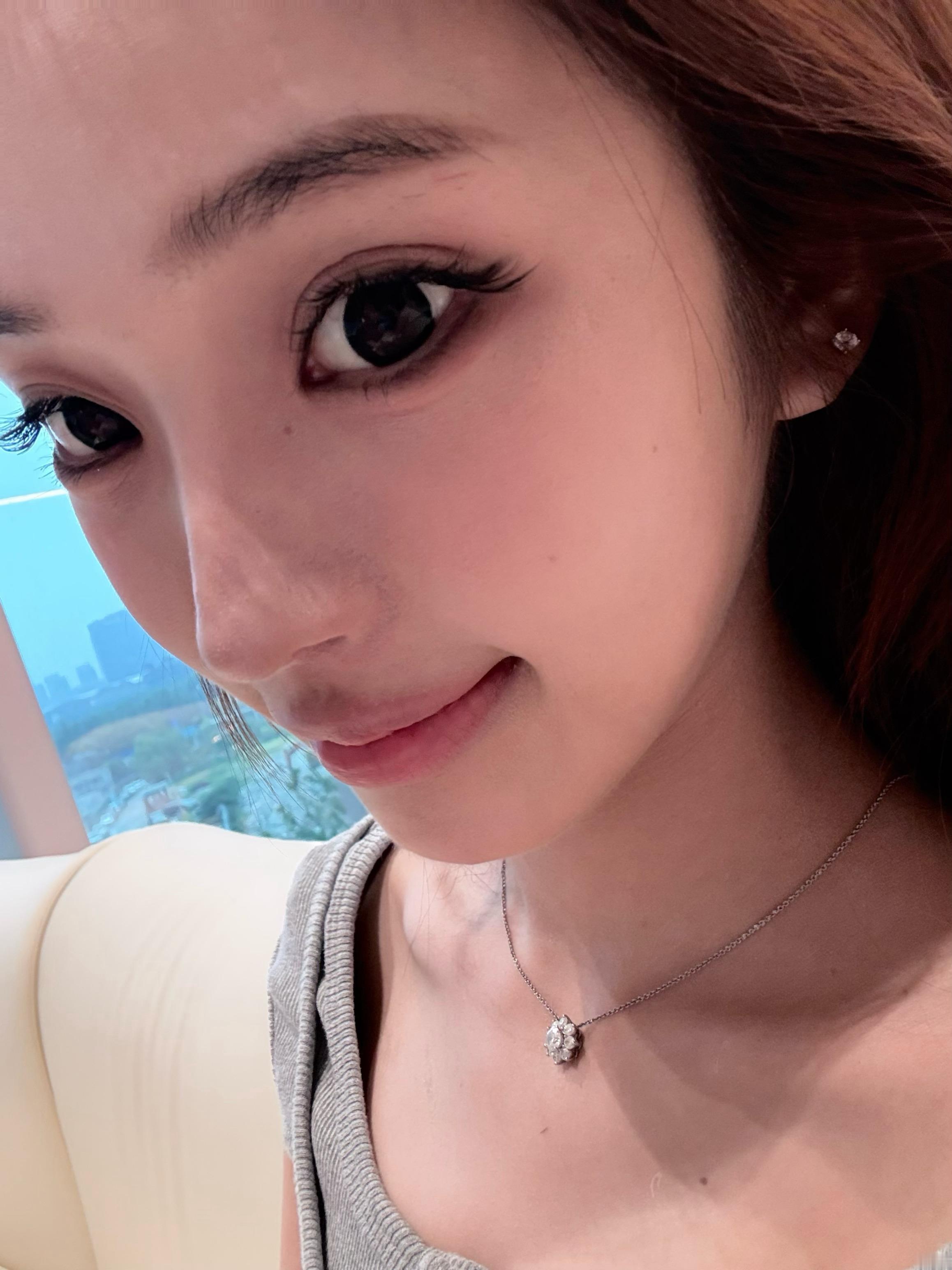最近喜欢贴狐系的睫毛[大笑]​​​