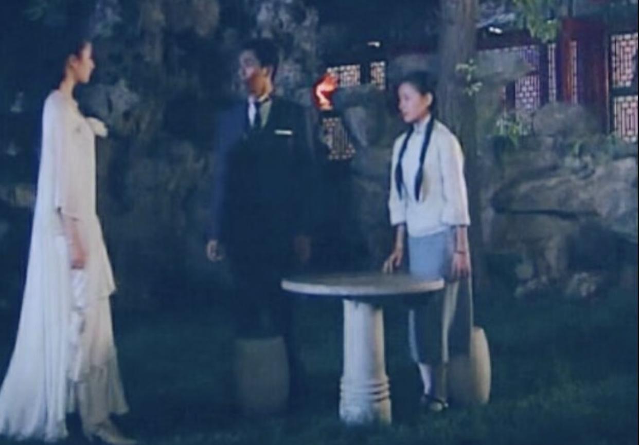 没人觉得金燕西配不上白秀珠吗？这身段颀长挺拔，当年14岁的刘亦菲不仅比董洁有