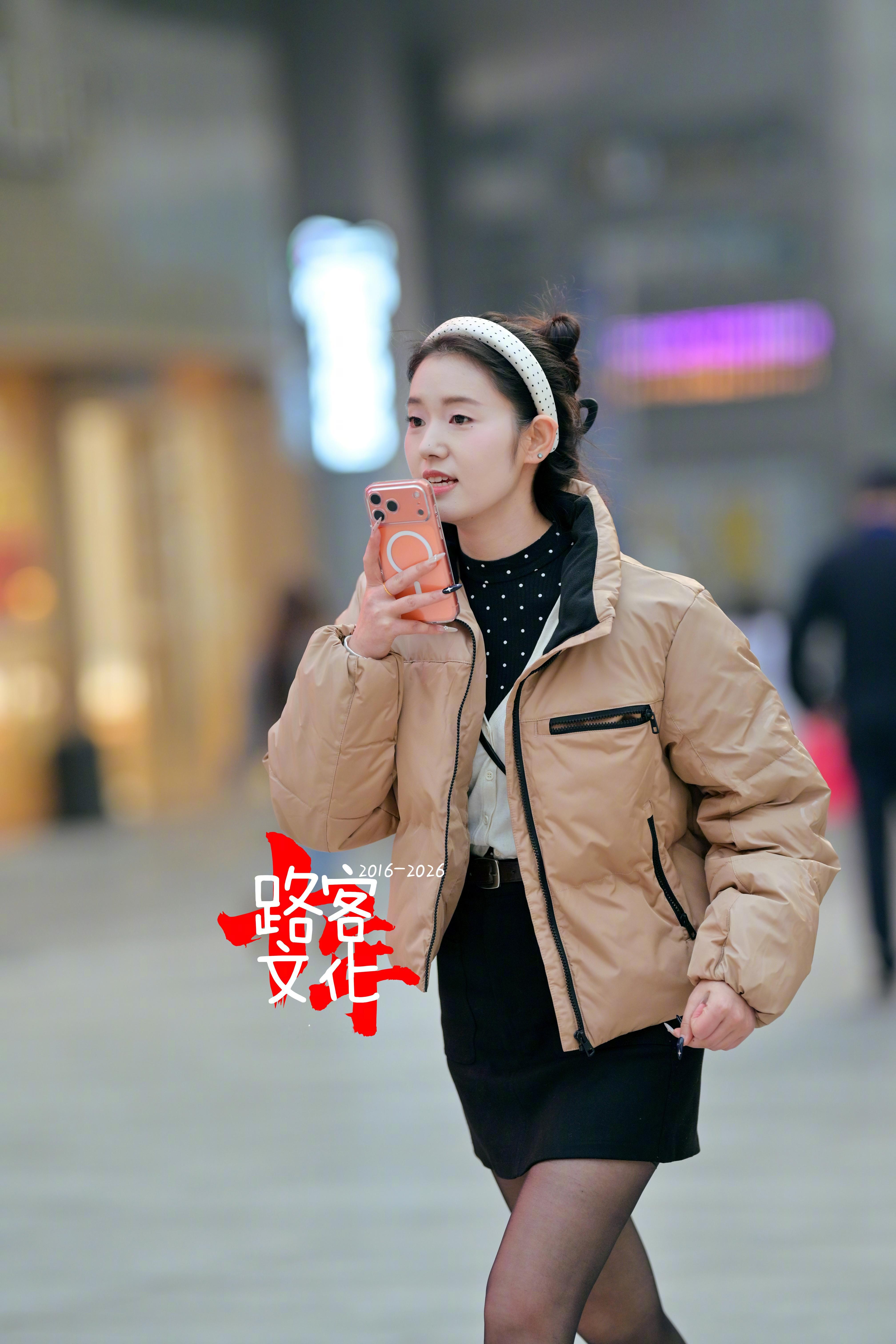 手机那边有消息来了赶紧回复