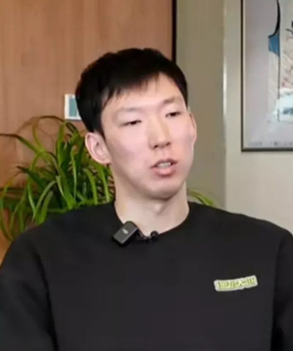 昨天北京队核心周琦在接受媒体采访时，首次谈论自己赛季表现。周琦说，这个赛季对于我