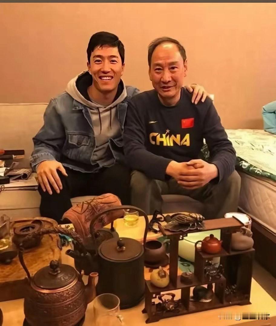 刘翔真正愤怒的核心，从来不是编制，也不是嫌每月工资太少，而是体面被撕碎，感觉自己