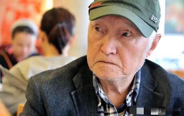 人随时都会死邻居两口子，男的62岁，在央企刚退休两年，退休金六千多，女的退休金