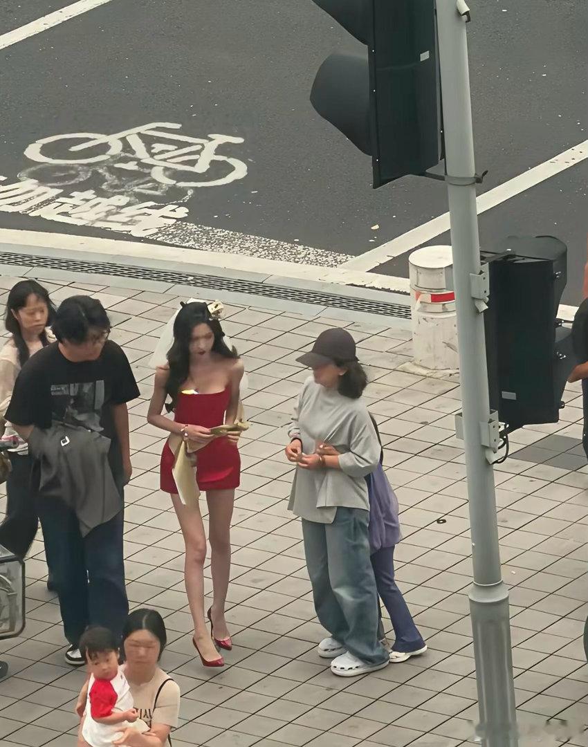 只有瘦到这种程度，上镜才刚刚好