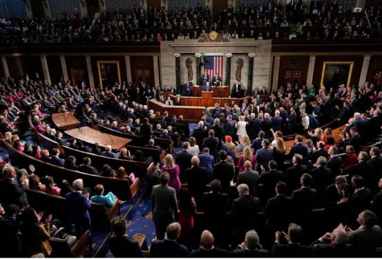 美国共和党现在急快疯魔了都！本来一门心思准备11月的中期选举，想着能稳稳拿下席位