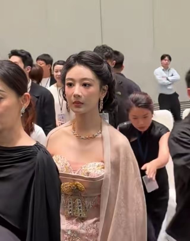 紫儿这是怎么了？