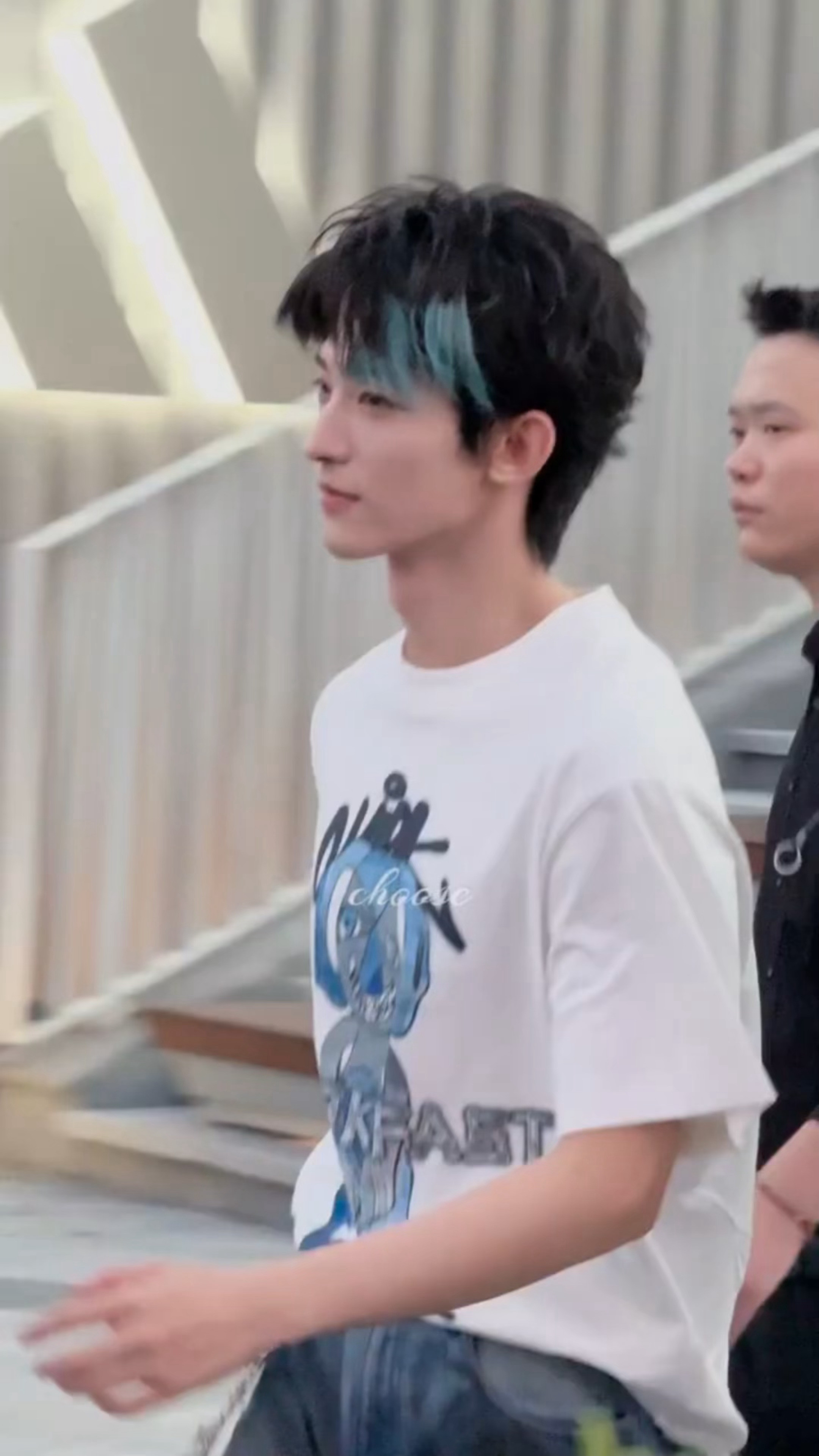 高中生蓝毛吧