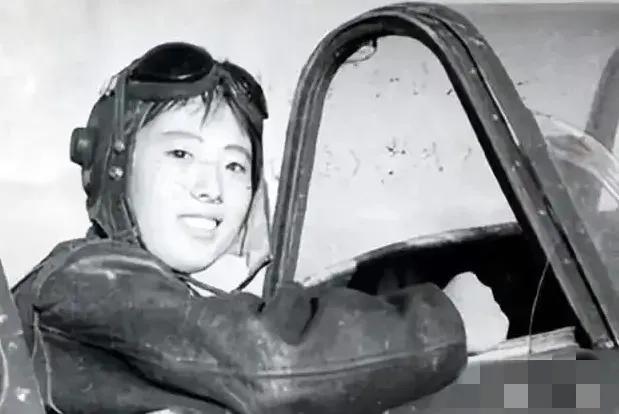 1973年，许世友坐飞机时，发现飞行员竟是自己的女儿，他先是惊讶，随后自豪地说：