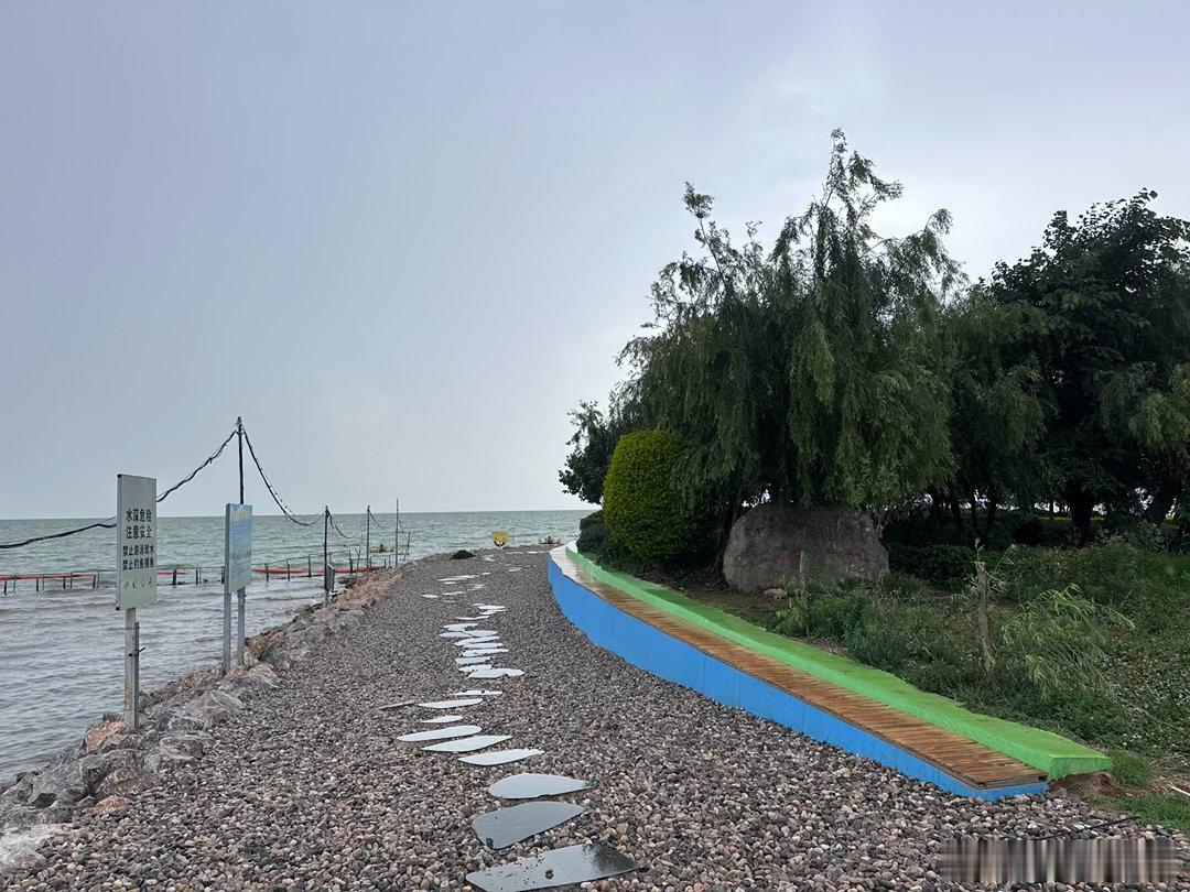 滇池绿道跑步21.1公里到江尾村，这是离地铁站最近的绿道点，离4号线古城站1.5