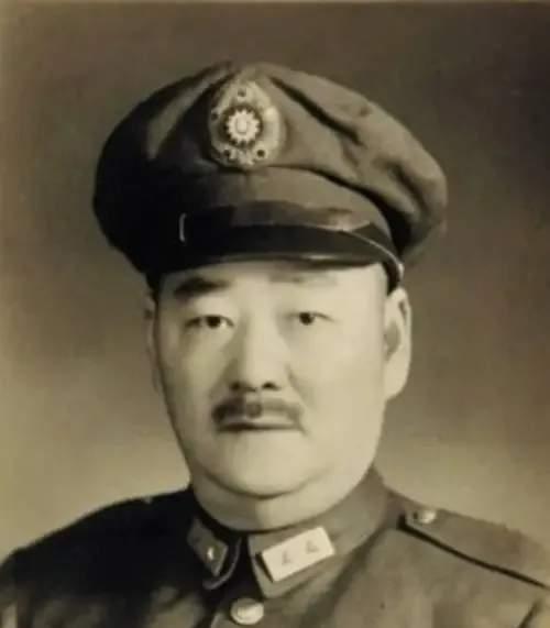1948年12月，陈官庄包围圈的国民党中将郭一予，看上了一个漂亮的女学生，以供应