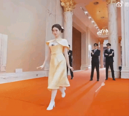 高雅祝绪丹高雅人士祝绪丹向我们走来✨这气质直接拉满，美到失语！高雅祝绪丹来了