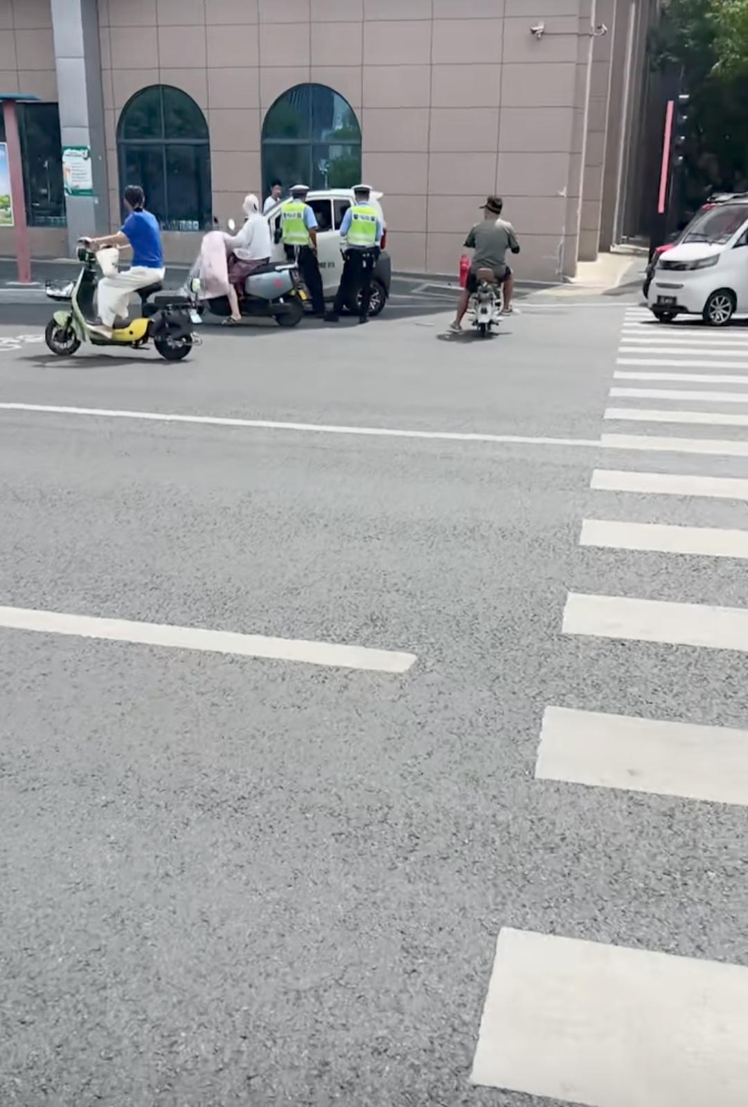 没想到呀，原来有C证骑电三轮、电四轮也都不行！想着咱南阳这两天是只查电四轮哩，没