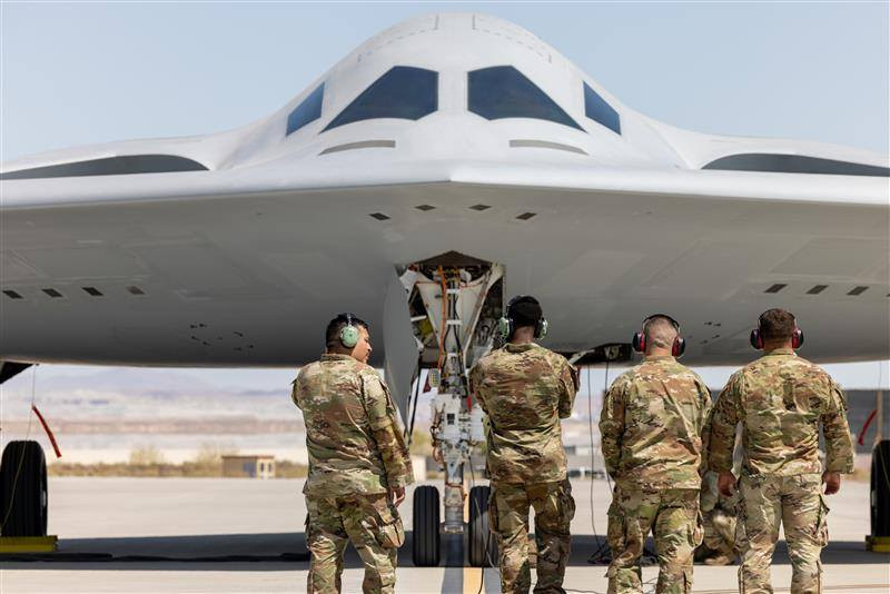 B-21在爱德华兹​​​