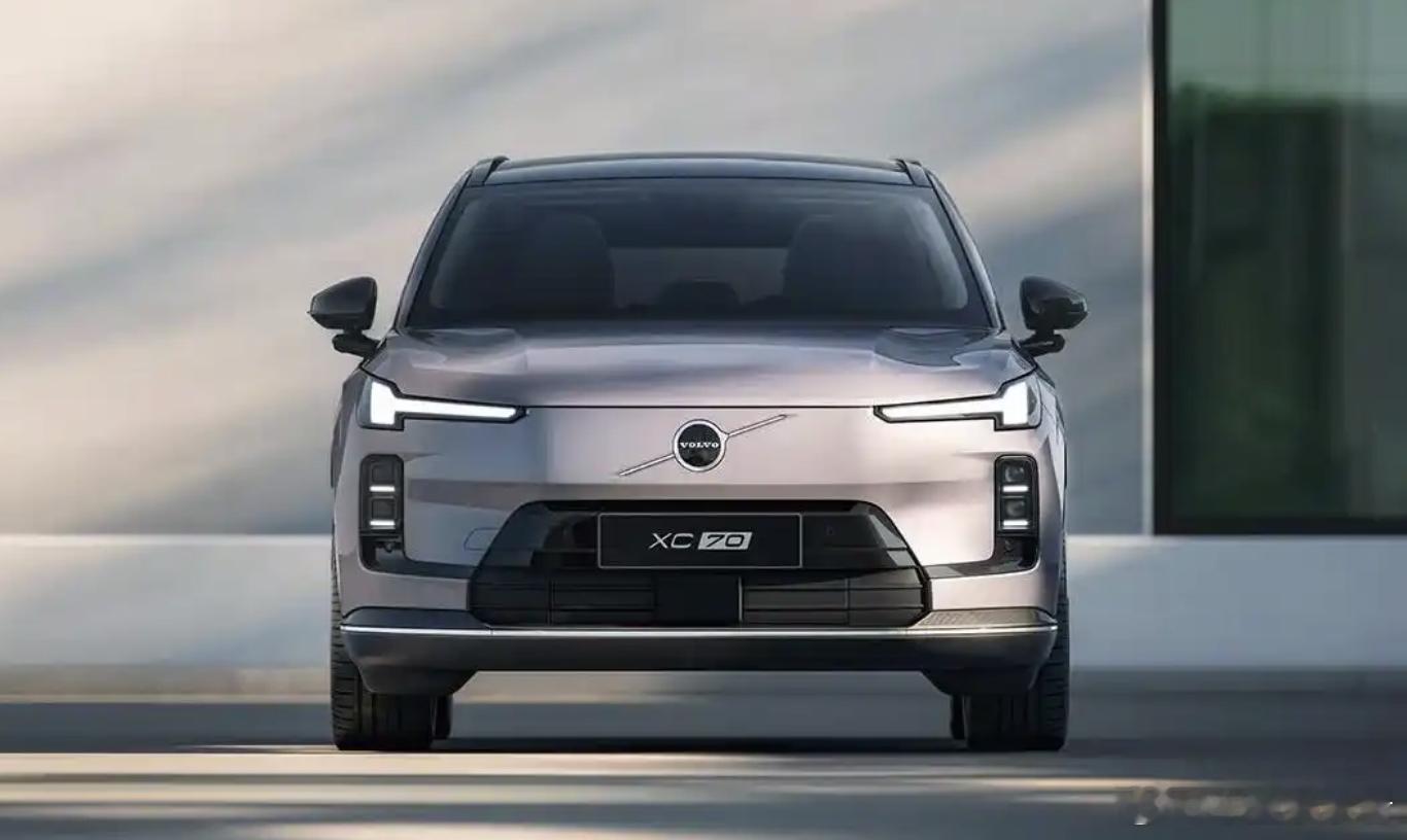 赶超理想L7！沃尔沃全新XC70单月卖出5354辆️12月9日消息，11月，沃尔