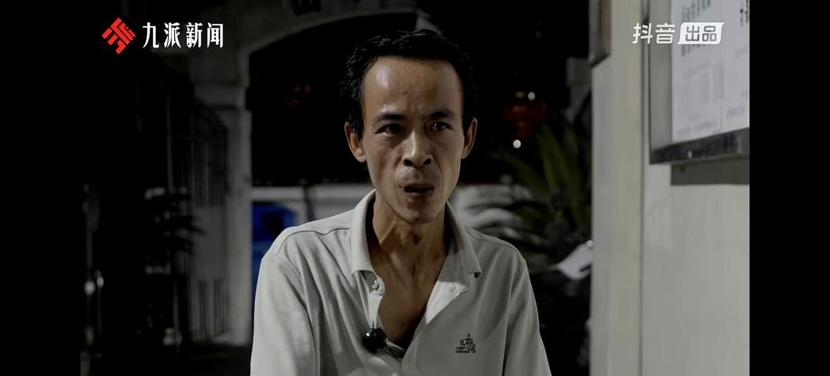 下岗工人靠一块鸡排翻身，5亿人围观他吆喝王强今年45，三年前被工厂裁掉，家里