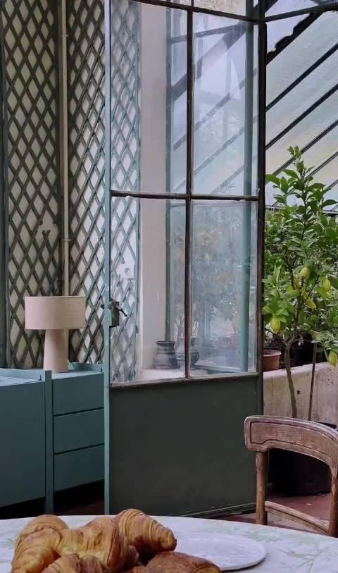 王一博权威已经无需多言，顶级男刊配顶级男人王一博任申云摄影|王一博大风中