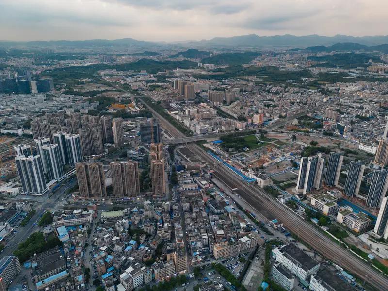 中国房价三回大跌：2008年、2014年、2021下半年到现在。四回大涨：