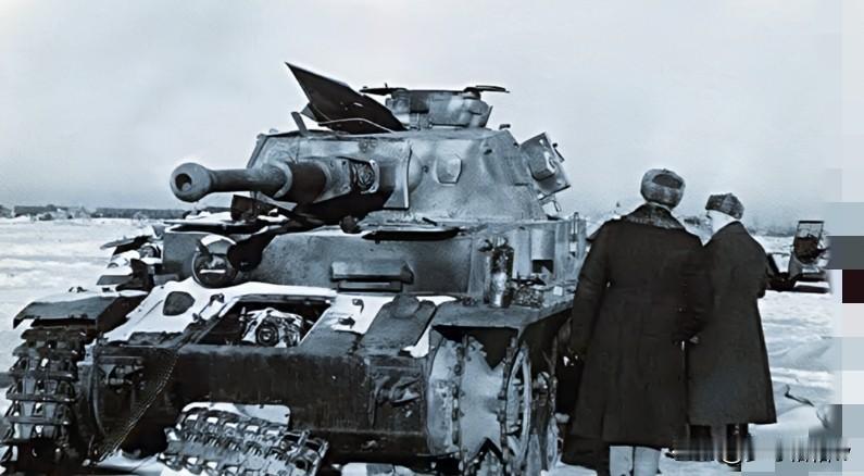 斯大林格勒战役结束以后，苏联军队在战场上缴获了大量武器，这其中包括：5762门火