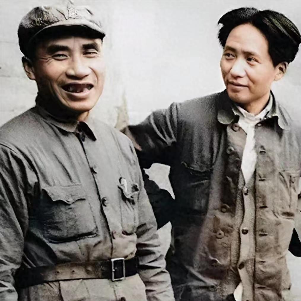 像教员般伟大，命中都需一位贵人，而他就是朱德。“朱毛，朱毛，没有朱，就没