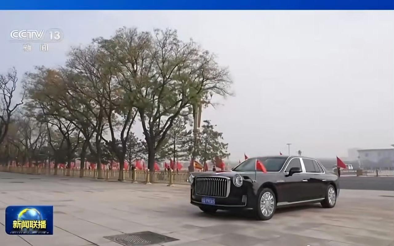 红旗金葵花国礼正式上岗了！金葵花国礼是替代L5的最新版车型，其实和L5在外观