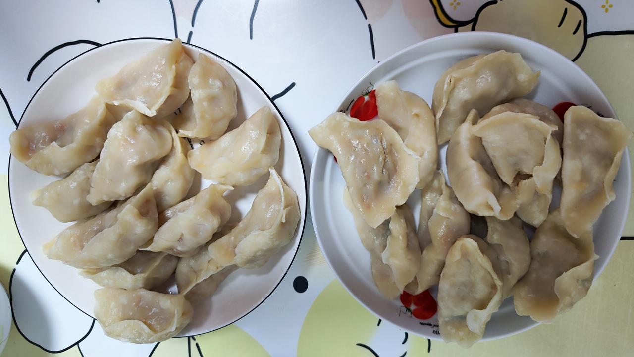 昨天是中秋节，我们和公婆一起吃饭，老人很开心，同学说他从来不去公婆家结婚时，