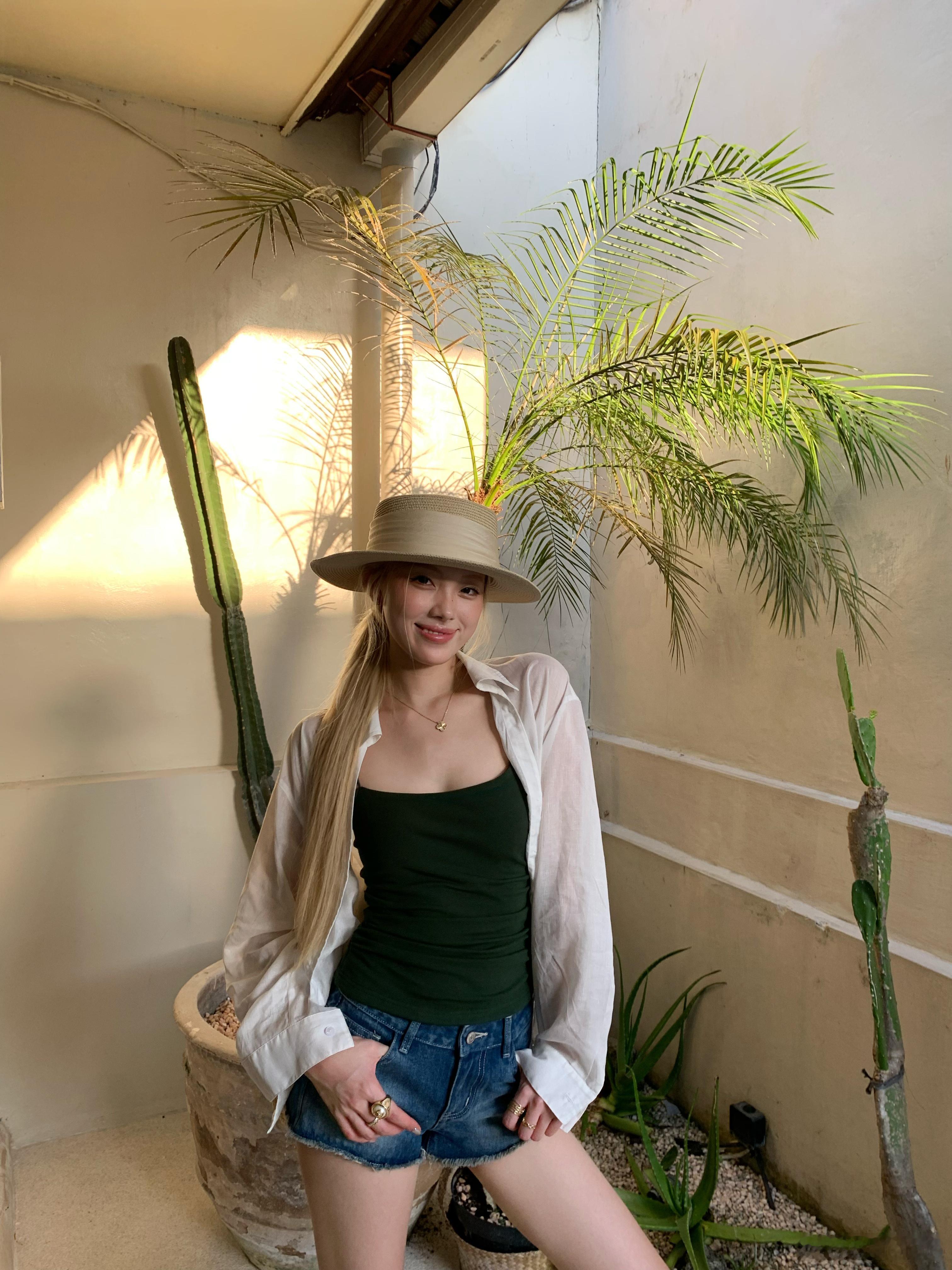 好看的衣服很多~明天就上新咯喜欢哪件，这条一位宝宝穿🤞