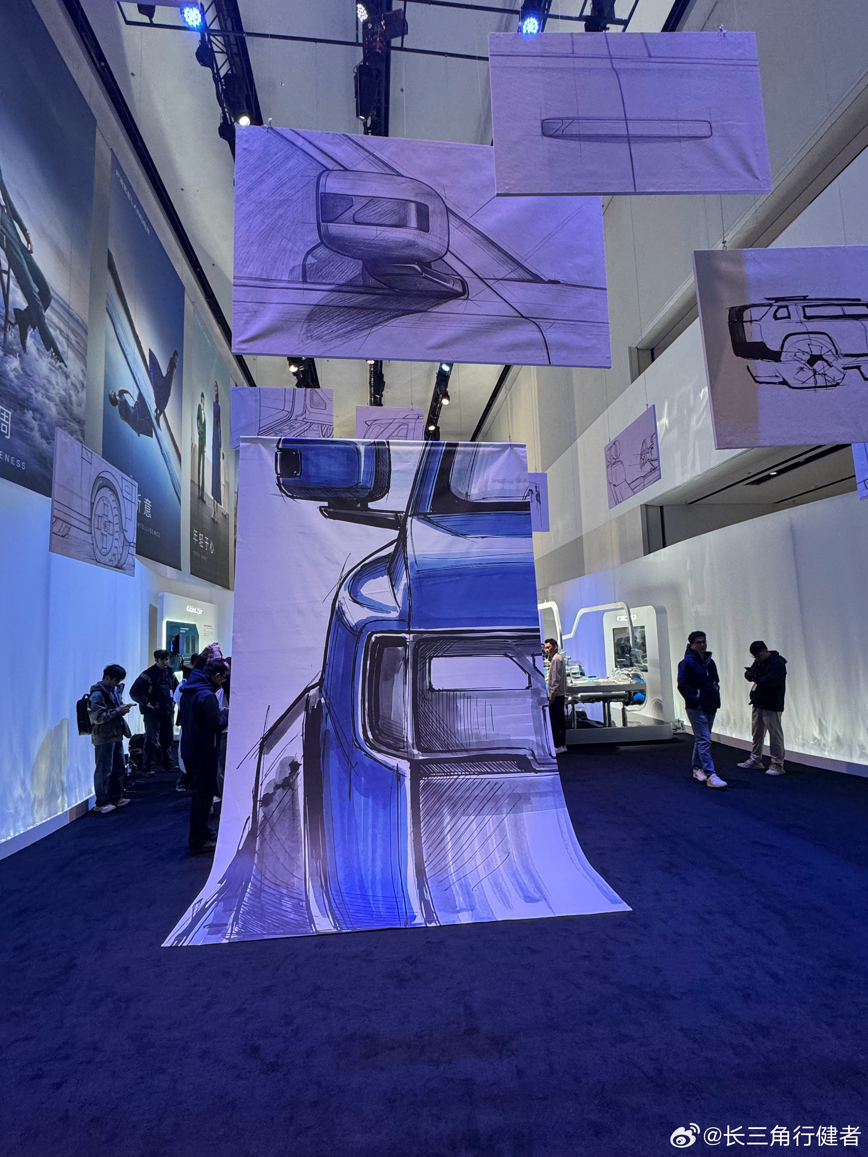 今天晚上受朋友的邀请（非主机厂正式邀请）观摩了一下神行者的首秀发布会，以另一种身