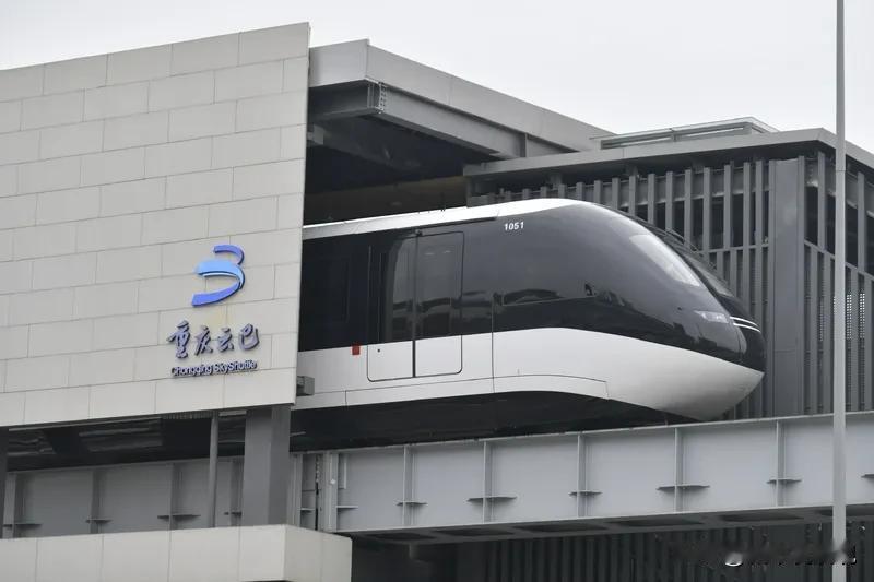 云巴正在成为大城市的轨道交通新兴运营“神器”重庆云巴示范线首开全球云巴落地城