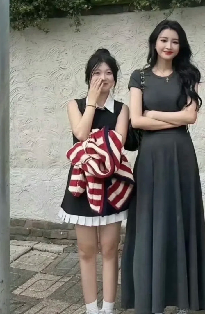 女神已经离婚了，想娶她的人有机会了啊。[点赞][点赞][点赞][点赞]