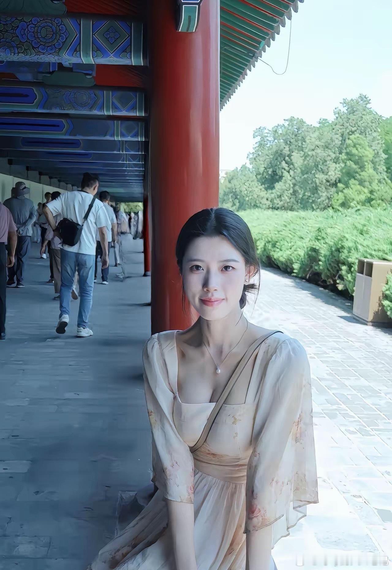 该如何形容这样的美