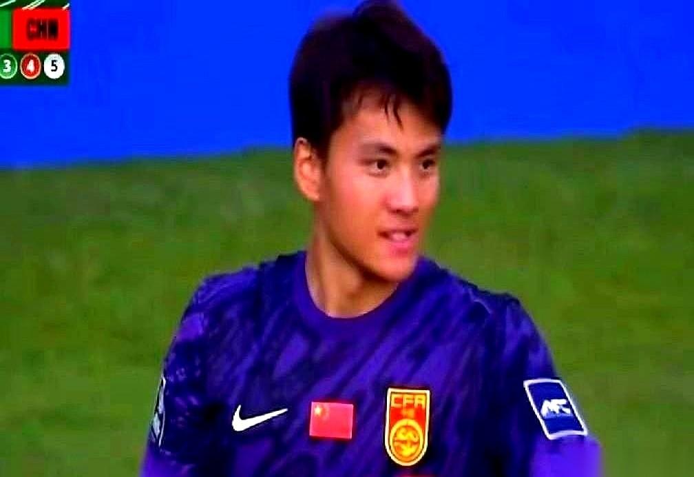 一个西班牙人，在中国干了件“傻事”。年薪60万，放着市中心的大平层不住，带着老