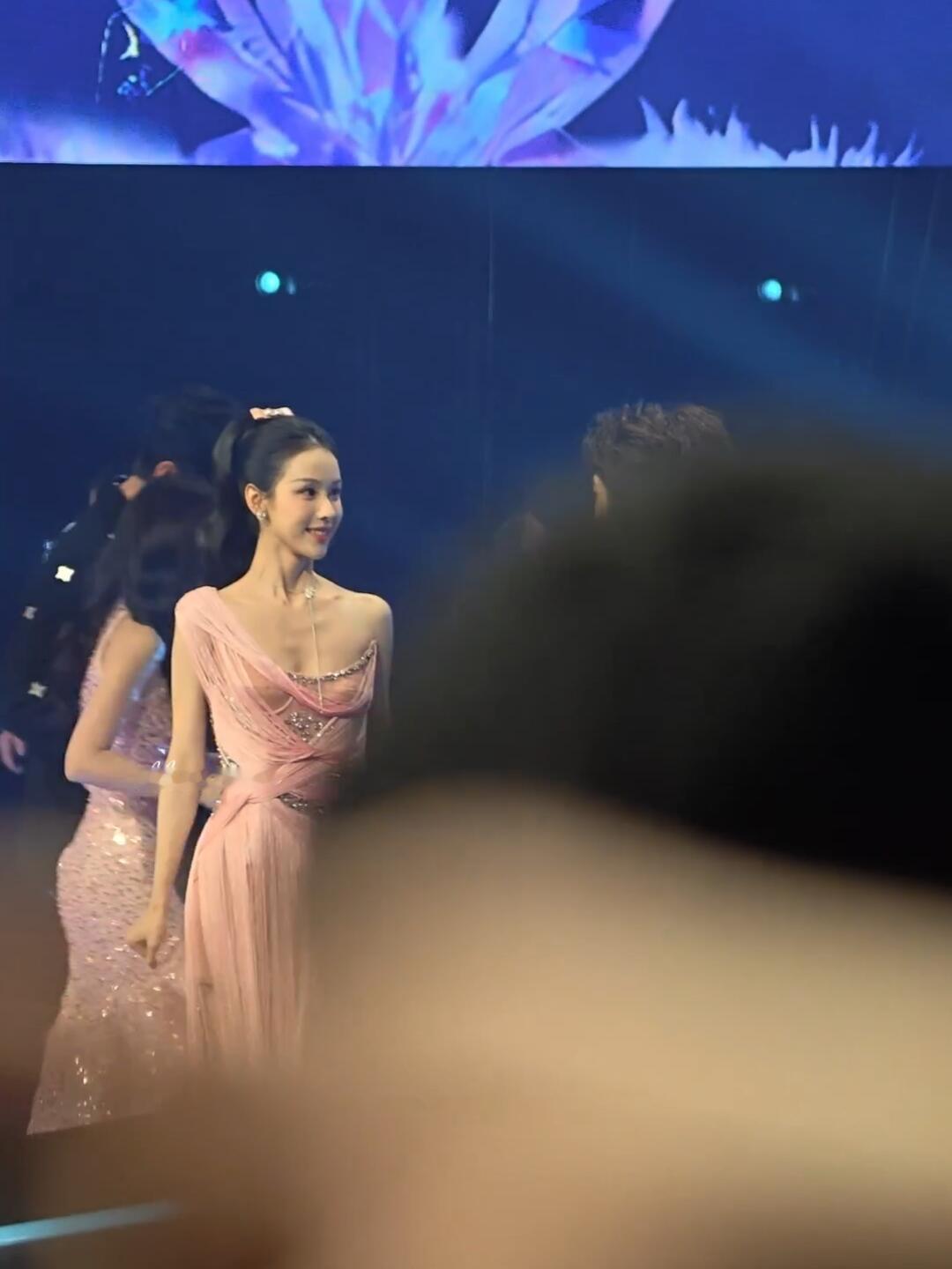 陈都灵纯生图仅打码！