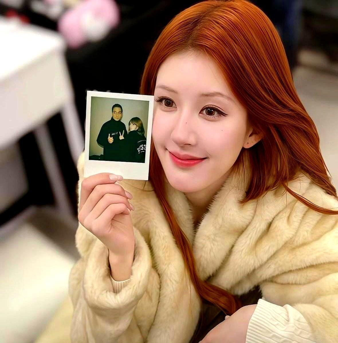 赵露思换经纪人这事，背后可不是简单的人情往来，全是商业逻辑在转。新经纪人是前耀客