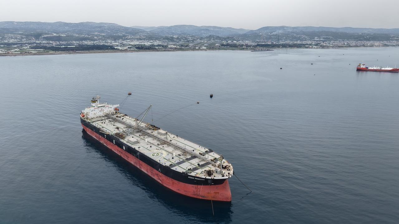 美国退让了！4月21日，据伊朗陆军公共关系办公室发布声明称，伊朗油轮“锡里城”